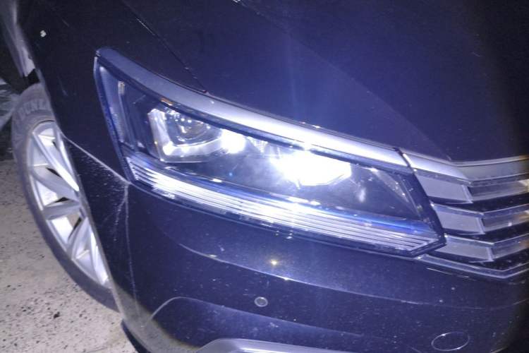 Used Volkswagen Passat 2017 330TSI DSG Luxury Edition Right Front Headlight