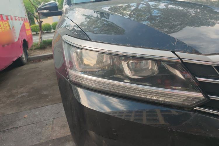 Used Volkswagen Passat 2017 330TSI DSG Luxury Edition Right Front Headlight