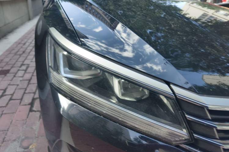 Used Volkswagen Passat 2017 330TSI DSG Luxury Edition Right Front Headlight