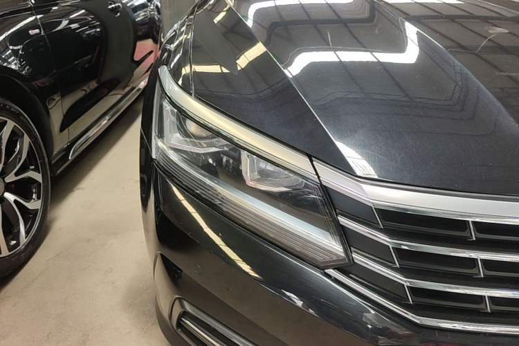 Used Volkswagen Passat 2017 330TSI DSG Luxury Edition Right Front Headlight