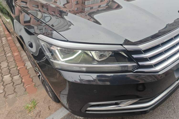 Used Volkswagen Passat 2017 330TSI DSG Prestige Edition Right Front Headlight