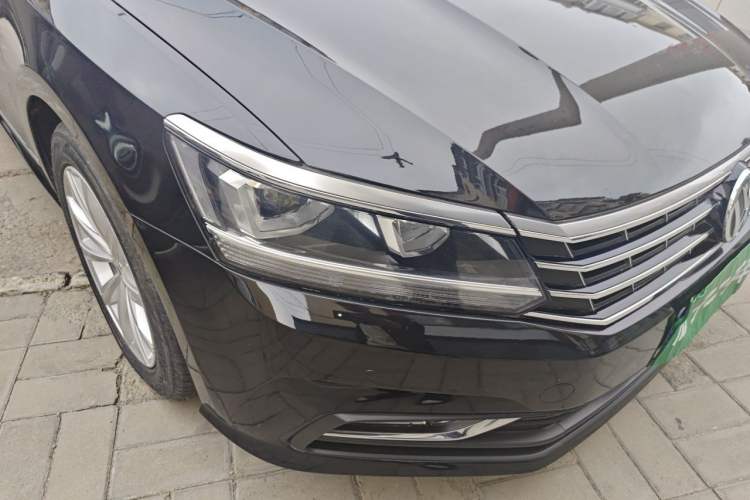 Used Volkswagen Passat 2017 330TSI DSG Luxury Edition Right Front Headlight