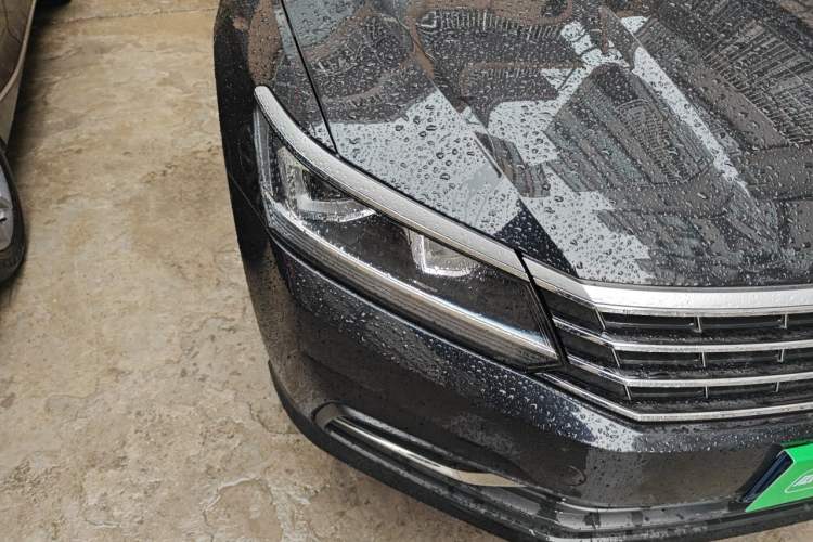 Used Volkswagen Passat 2017 330TSI DSG Luxury Edition Right Front Headlight