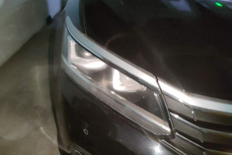 Used Volkswagen Passat 2017 330TSI DSG Luxury Edition Right Front Headlight