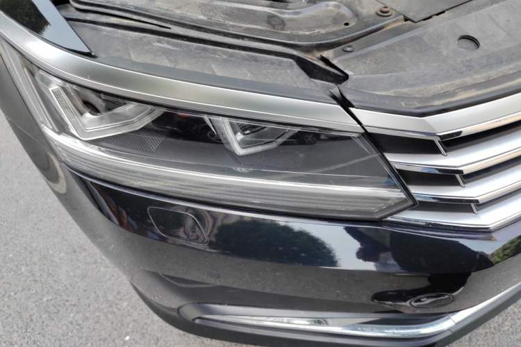 Used Volkswagen Passat 2017 330TSI DSG Prestige Edition Right Front Headlight