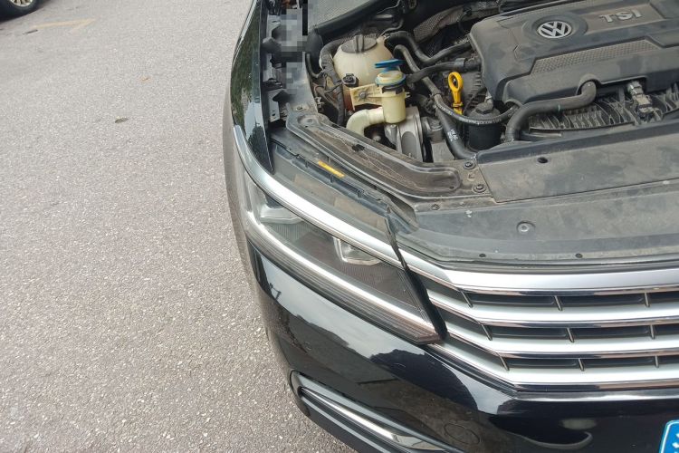 Used Volkswagen Passat 2017 330TSI DSG Luxury Edition Right Front Headlight