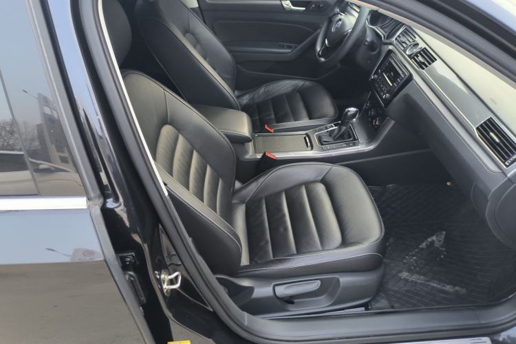 Used Volkswagen Passat 2017 1.8TSI DSG Government Procurement Version (CEA Engine) Right Front Seat