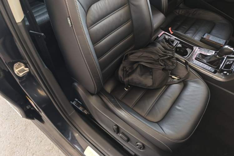 Used Volkswagen Passat 2017 330TSI DSG Luxury Edition Right Front Seat
