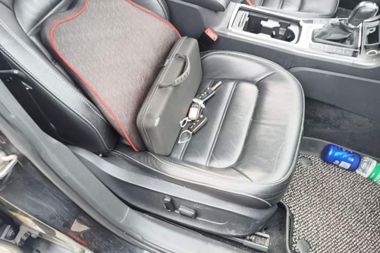Used Volkswagen Passat 2017 330TSI DSG Luxury Edition Right Front Seat