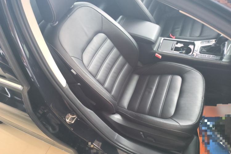 Used Volkswagen Passat 2017 330TSI DSG Luxury Edition Right Front Seat