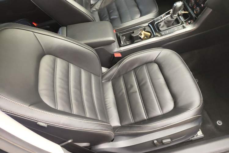 Used Volkswagen Passat 2017 330TSI DSG Luxury Edition Right Front Seat