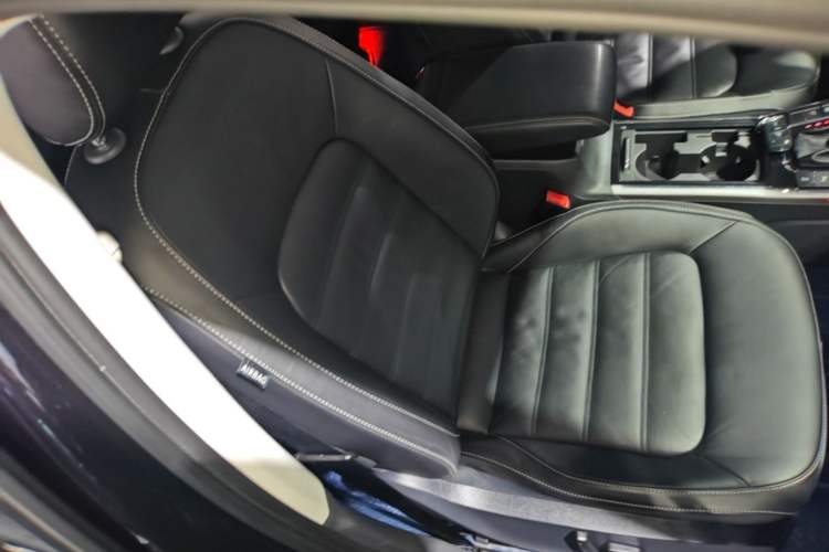 Used Volkswagen Passat 2017 280TSI DSG Luxury Edition Right Front Seat