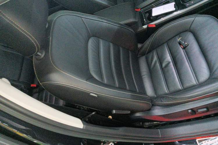 Used Volkswagen Passat 2017 330TSI DSG Luxury Edition Right Front Seat
