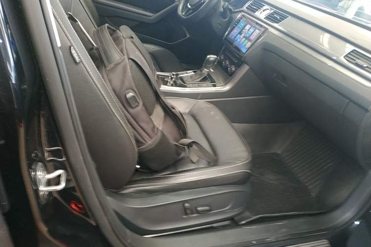 Used Volkswagen Passat 2017 330TSI DSG Luxury Edition Right Front Seat