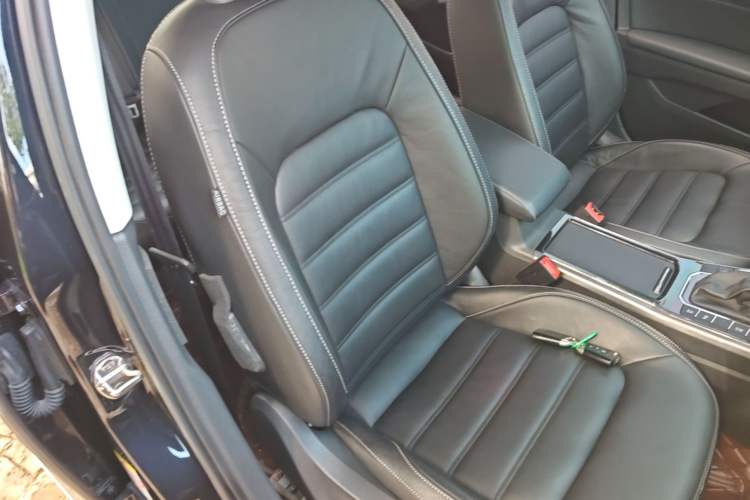Used Volkswagen Passat 2017 330TSI DSG Luxury Edition Right Front Seat