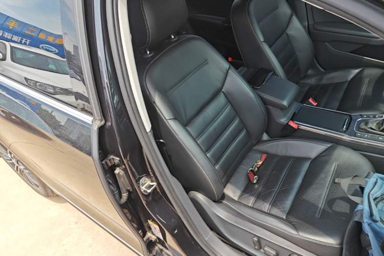 Used Volkswagen Passat 2017 380TSI DSG Prestige Edition Right Front Seat