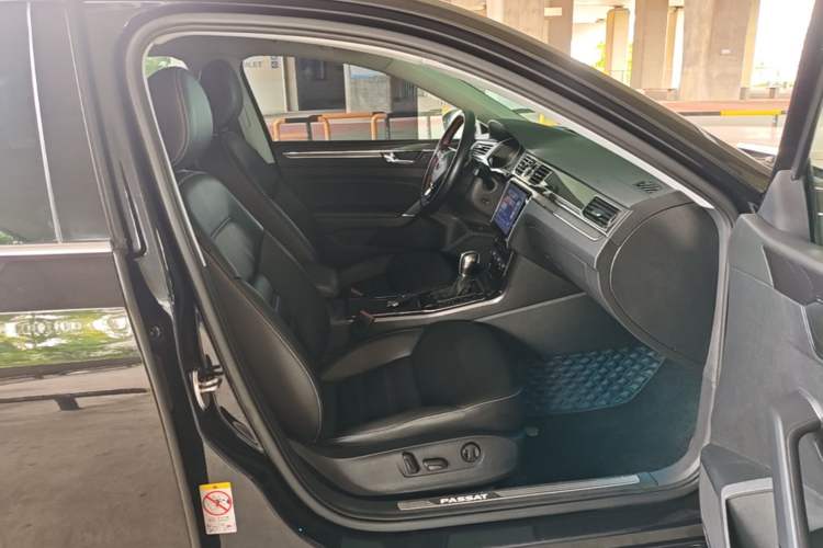 Used Volkswagen Passat 2017 330TSI DSG Prestige Edition Right Front Seat