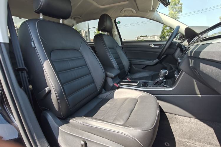 Used Volkswagen Passat 2017 330TSI DSG Luxury Edition Right Front Seat