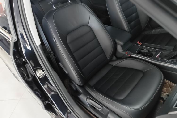 Used Volkswagen Passat 2017 280TSI DSG Luxury Edition Right Front Seat