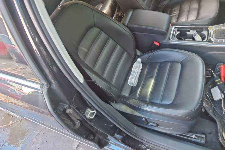 Used Volkswagen Passat 2017 330TSI DSG Luxury Edition Right Front Seat
