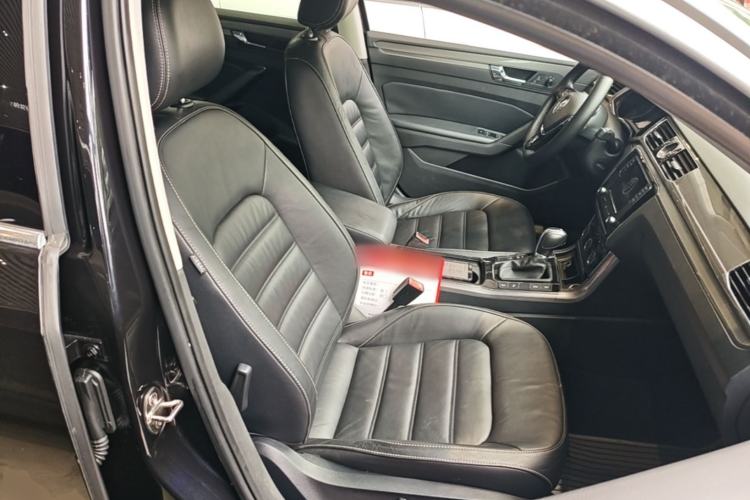 Used Volkswagen Passat 2017 280TSI DSG Luxury Edition Right Front Seat