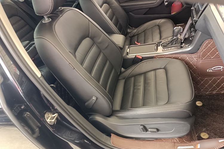 Used Volkswagen Passat 2017 330TSI DSG Luxury Edition Right Front Seat