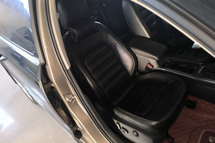 Used Volkswagen Passat 2017 330TSI DSG Luxury Edition Right Front Seat