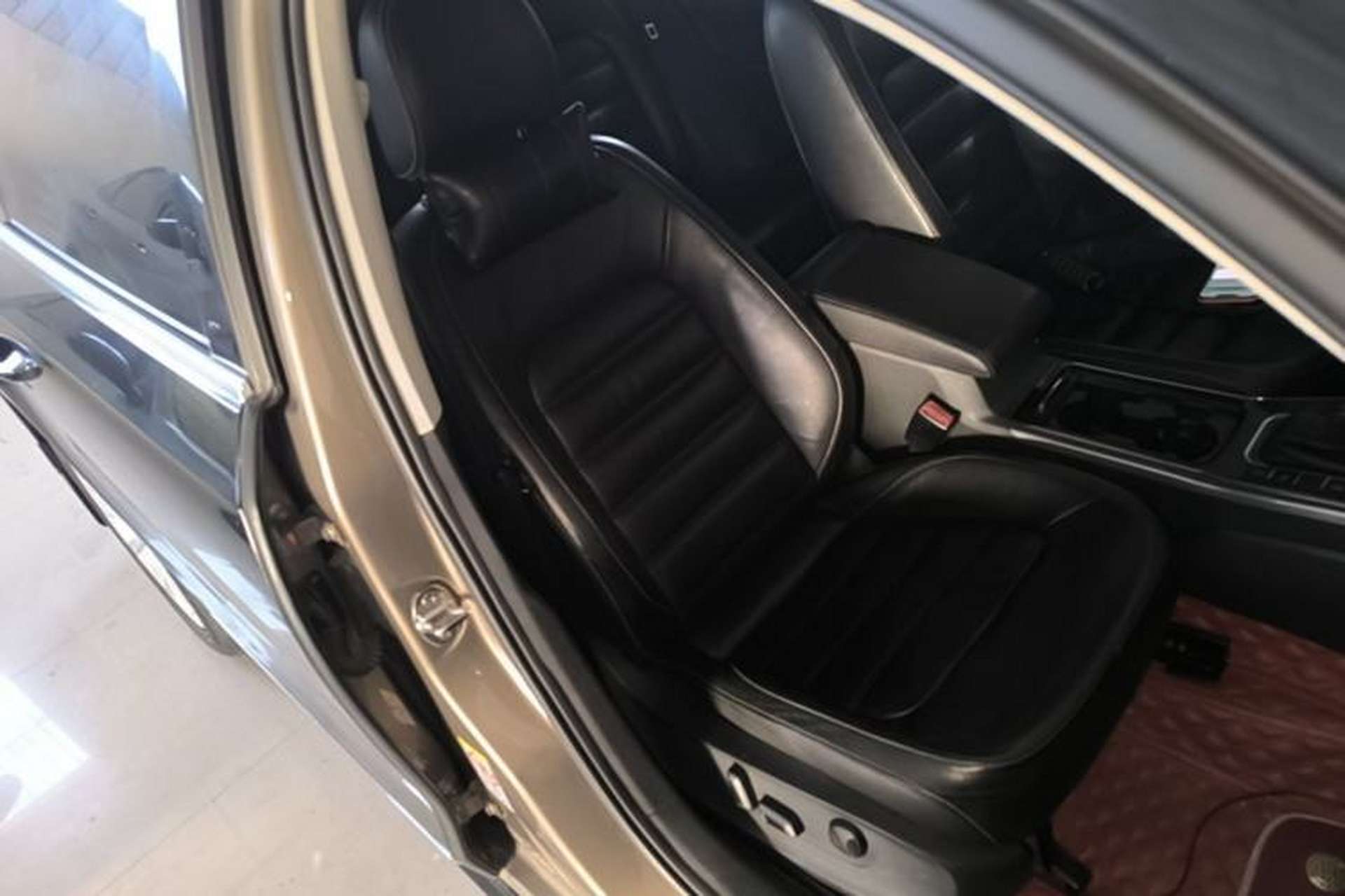 Used Volkswagen Passat 2017 330TSI DSG Luxury Edition Right Front Seat