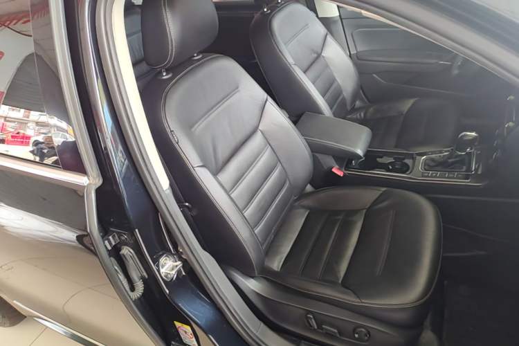 Used Volkswagen Passat 2017 330TSI DSG Prestige Edition Right Front Seat