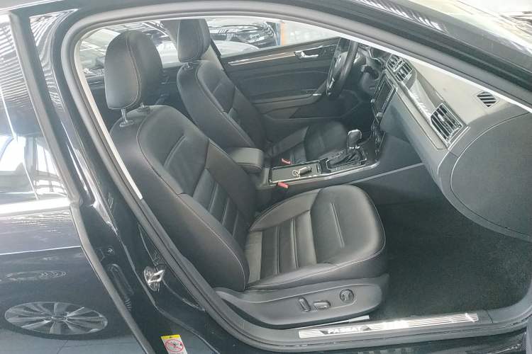 Used Volkswagen Passat 2017 330TSI DSG Prestige Edition Right Front Seat