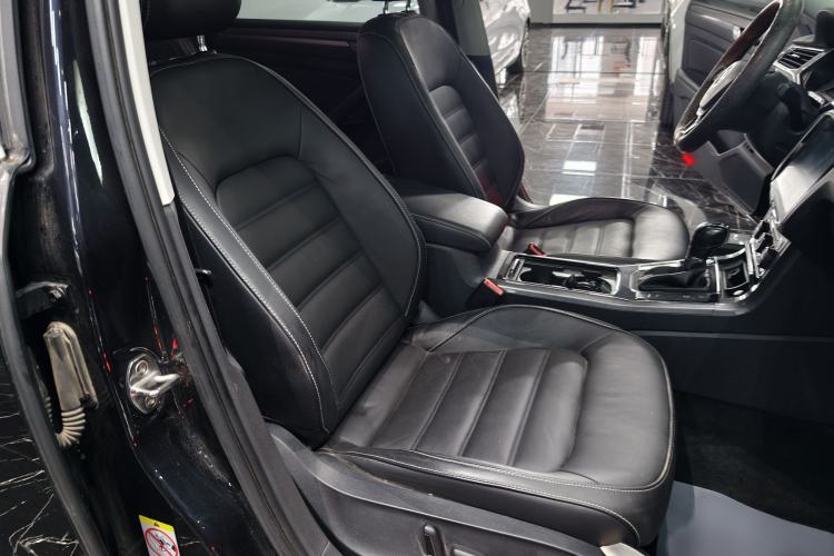 Used Volkswagen Passat 2017 330TSI DSG Luxury Edition Right Front Seat