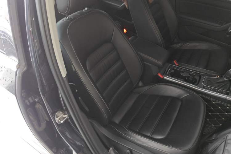 Used Volkswagen Passat 2017 330TSI DSG Luxury Edition Right Front Seat
