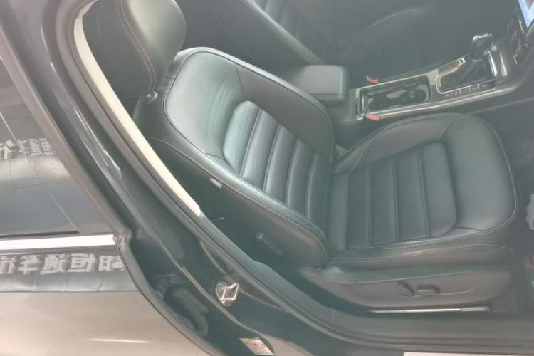 Used Volkswagen Passat 2017 330TSI DSG Luxury Edition Right Front Seat