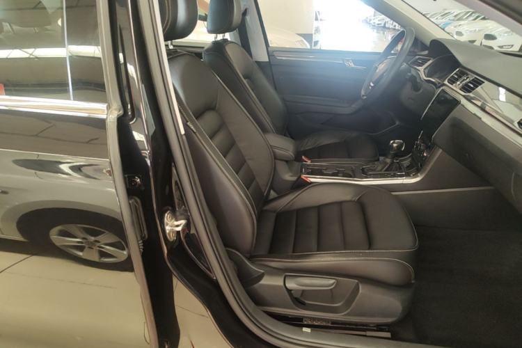 Used Volkswagen Passat 2017 280TSI DSG Luxury Edition Right Front Seat