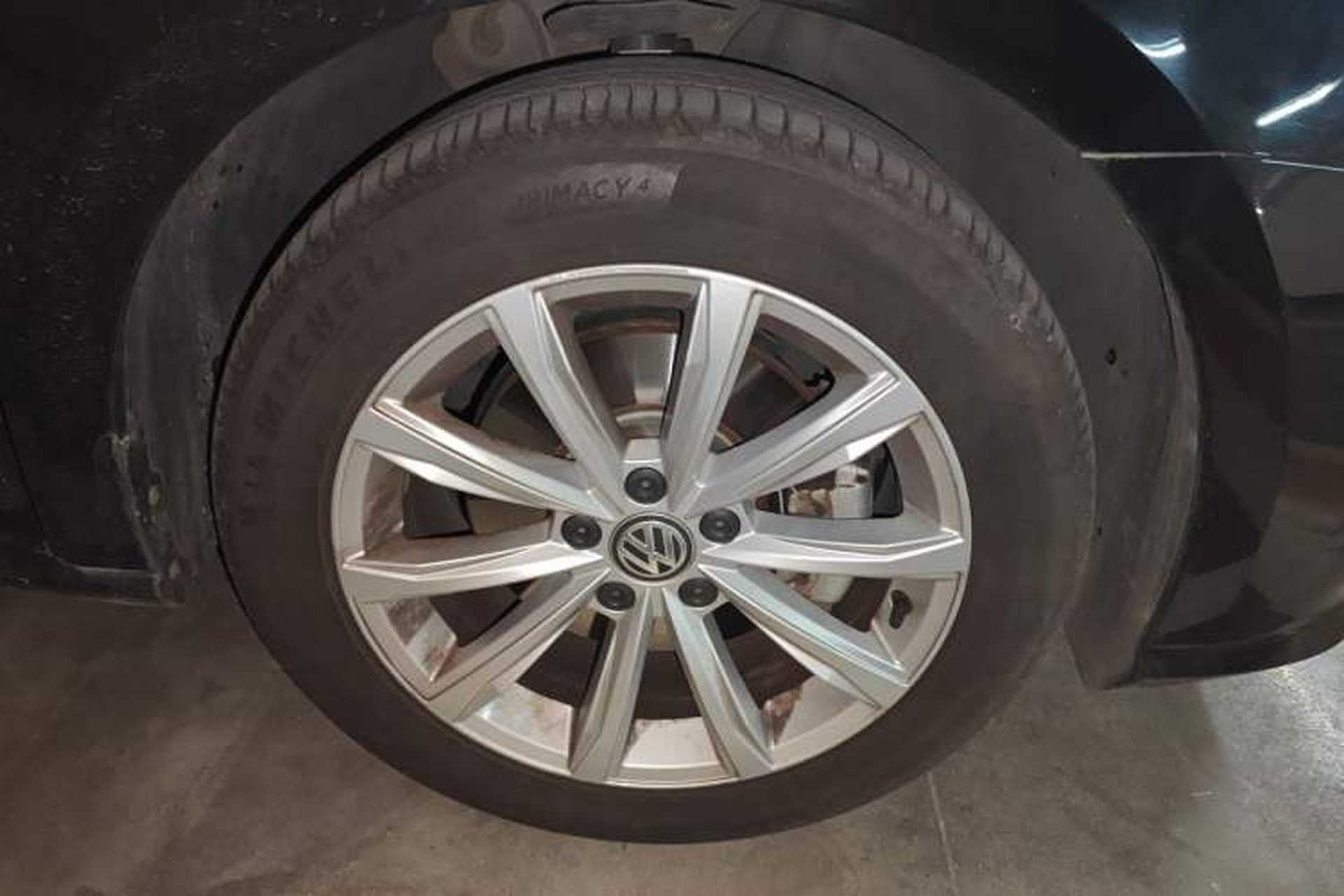 Used Volkswagen Passat 2017 330TSI DSG Luxury Edition Right Front Wheel Hub