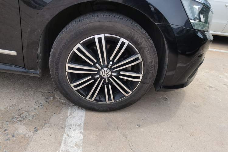 Used Volkswagen Passat 2017 330TSI DSG Prestige Edition Right Front Wheel Hub