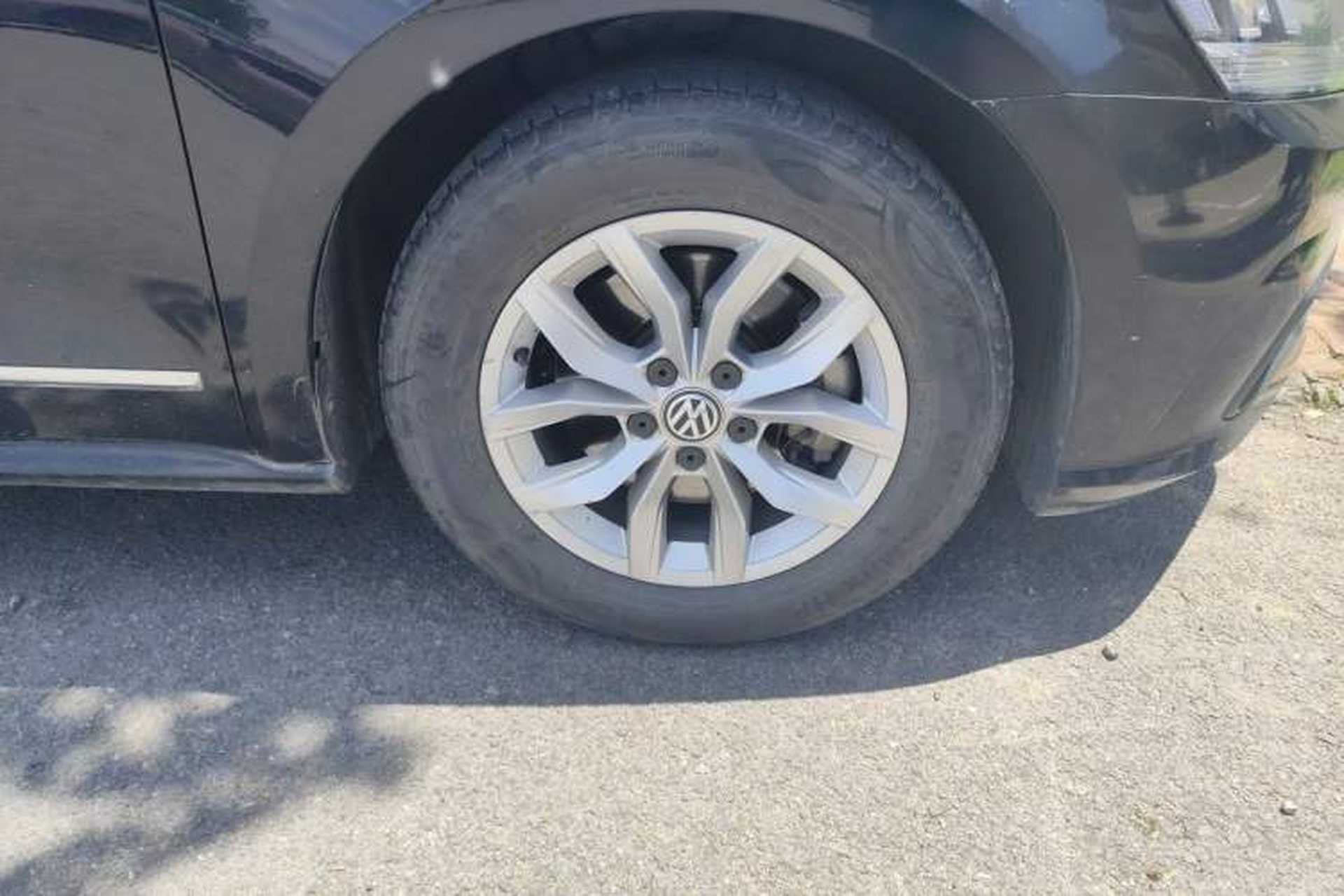 Used Volkswagen Passat 2017 280TSI DSG Luxury Edition Right Front Wheel Hub