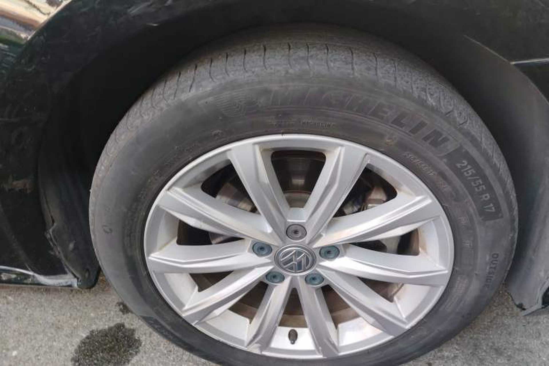 Used Volkswagen Passat 2017 330TSI DSG Luxury Edition Right Front Wheel Hub