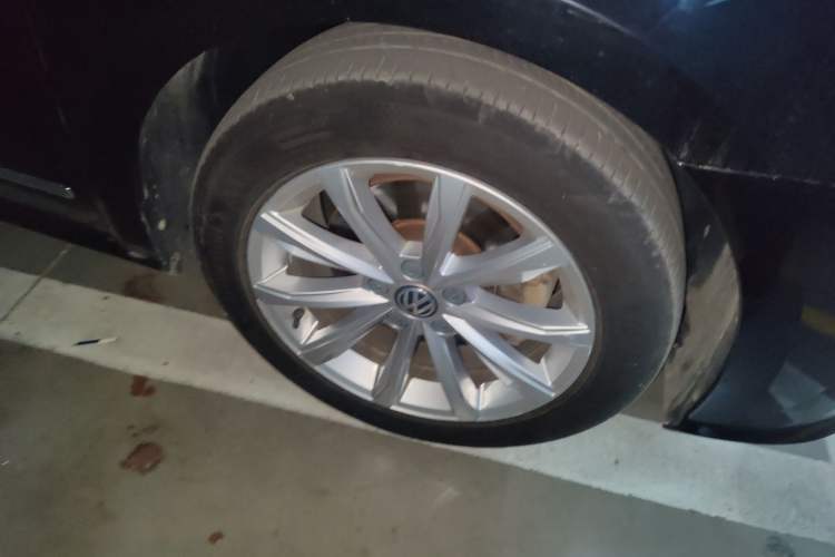 Used Volkswagen Passat 2017 330TSI DSG Prestige Edition Right Front Wheel Hub