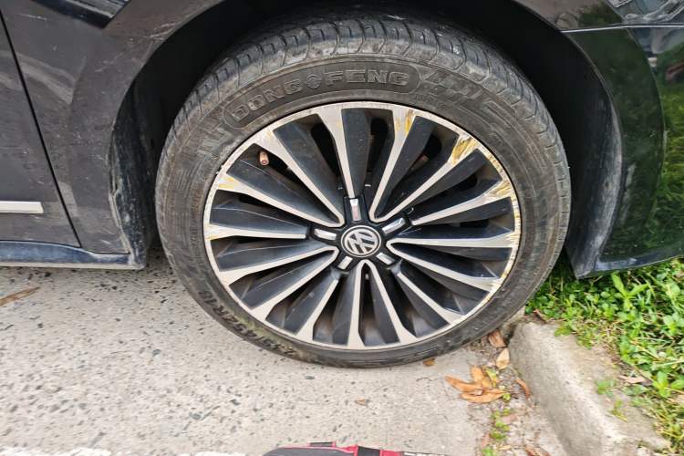 Used Volkswagen Passat 2017 330TSI DSG Prestige Edition Right Front Wheel Hub