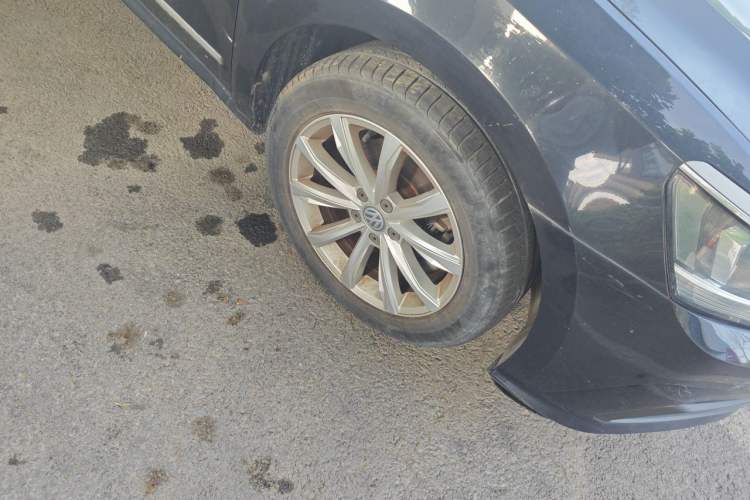 Used Volkswagen Passat 2017 280TSI DSG Luxury Edition Right Front Wheel Hub