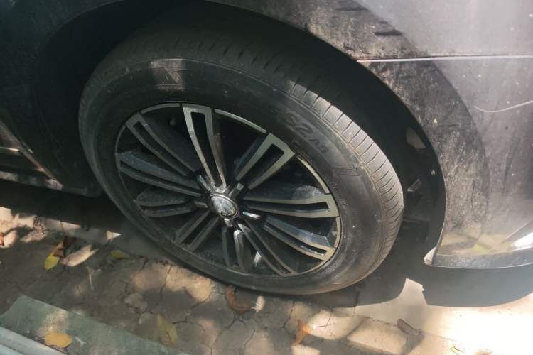 Used Volkswagen Passat 2017 380TSI DSG Prestige Edition Right Front Wheel Hub