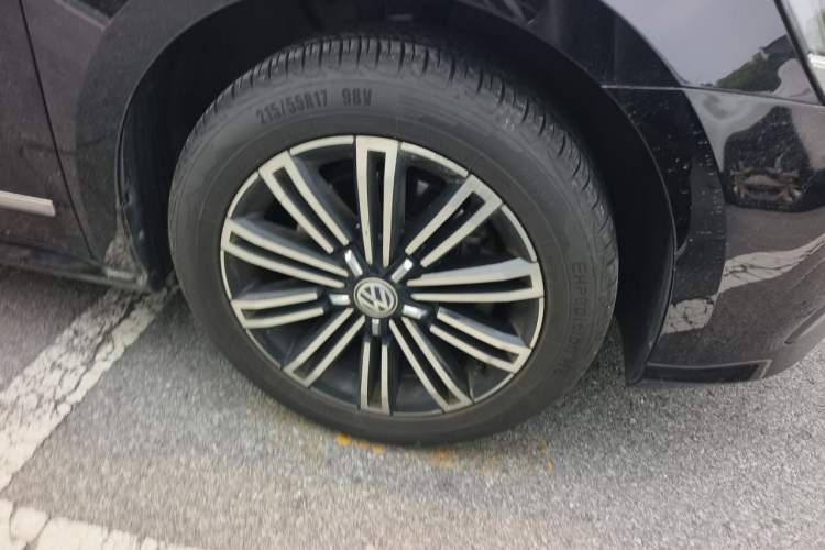 Used Volkswagen Passat 2017 330TSI DSG Prestige Edition Right Front Wheel Hub
