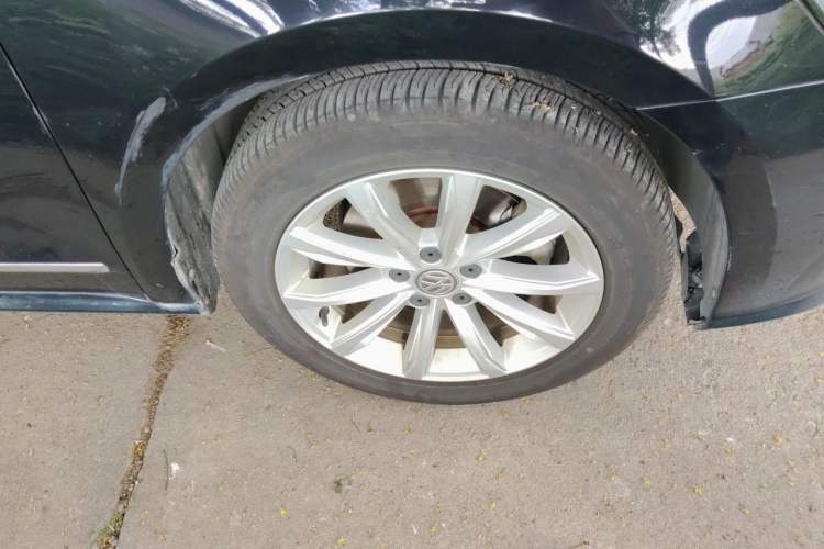 Used Volkswagen Passat 2017 330TSI DSG Luxury Edition Right Front Wheel Hub