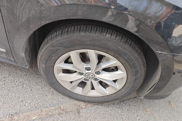 Used Volkswagen Passat 2017 330TSI DSG Luxury Edition Right Front Wheel Hub