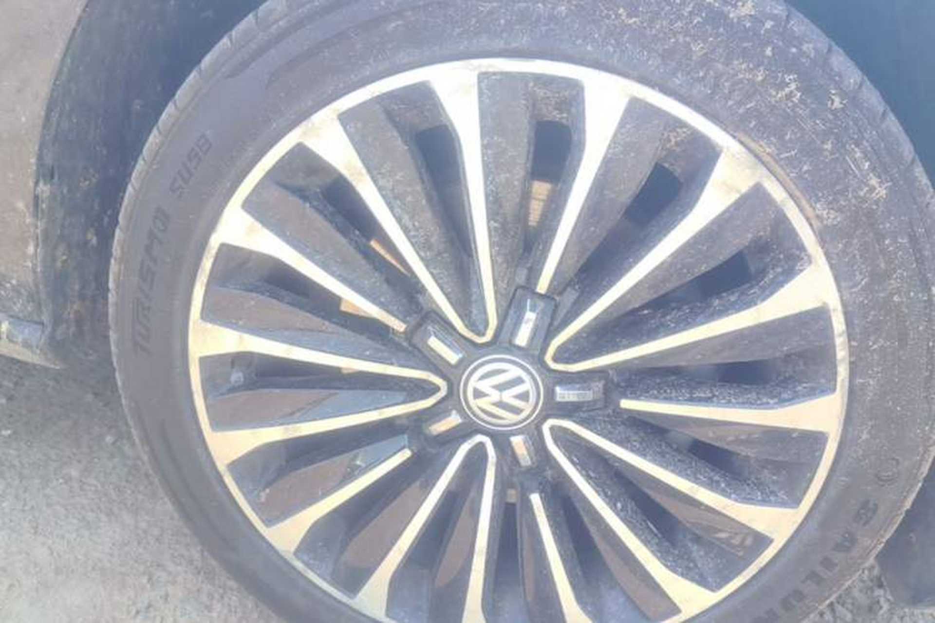Used Volkswagen Passat 2017 330TSI DSG Prestige Edition Right Front Wheel Hub