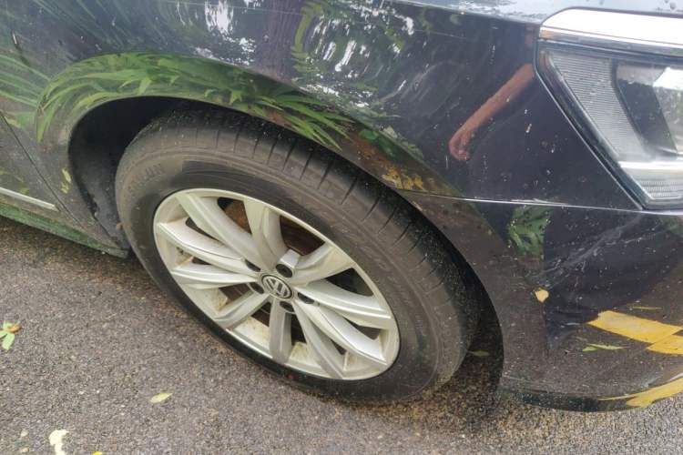 Used Volkswagen Passat 2017 330TSI DSG Luxury Edition Right Front Wheel Hub
