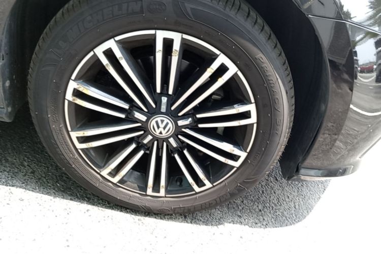 Used Volkswagen Passat 2017 330TSI DSG Prestige Edition Right Front Wheel Hub