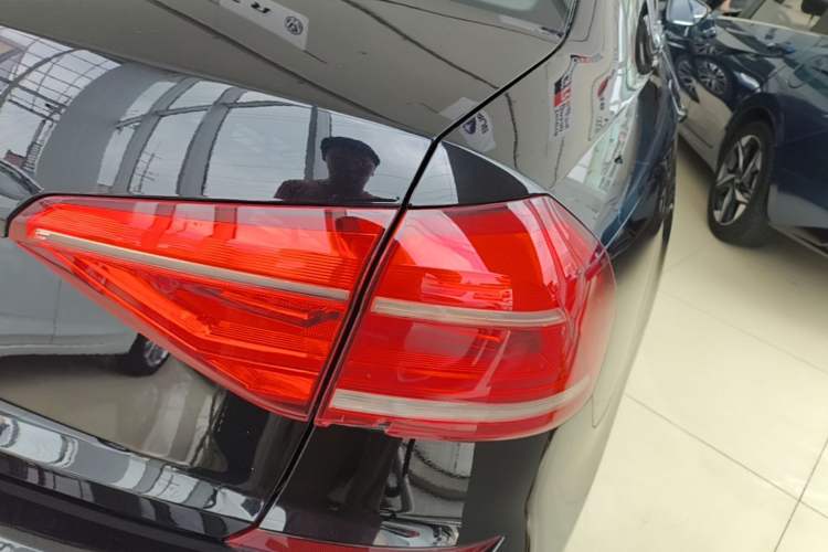 Used Volkswagen Passat 2017 330TSI DSG Luxury Edition Right Rear Taillight