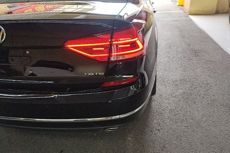 Used Volkswagen Passat 2017 330TSI DSG Luxury Edition Right Rear Taillight